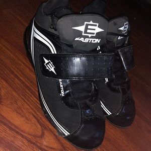 Football cleats sz 10.5